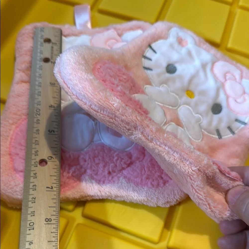 Hello Kitty Pink and White wash cloths
